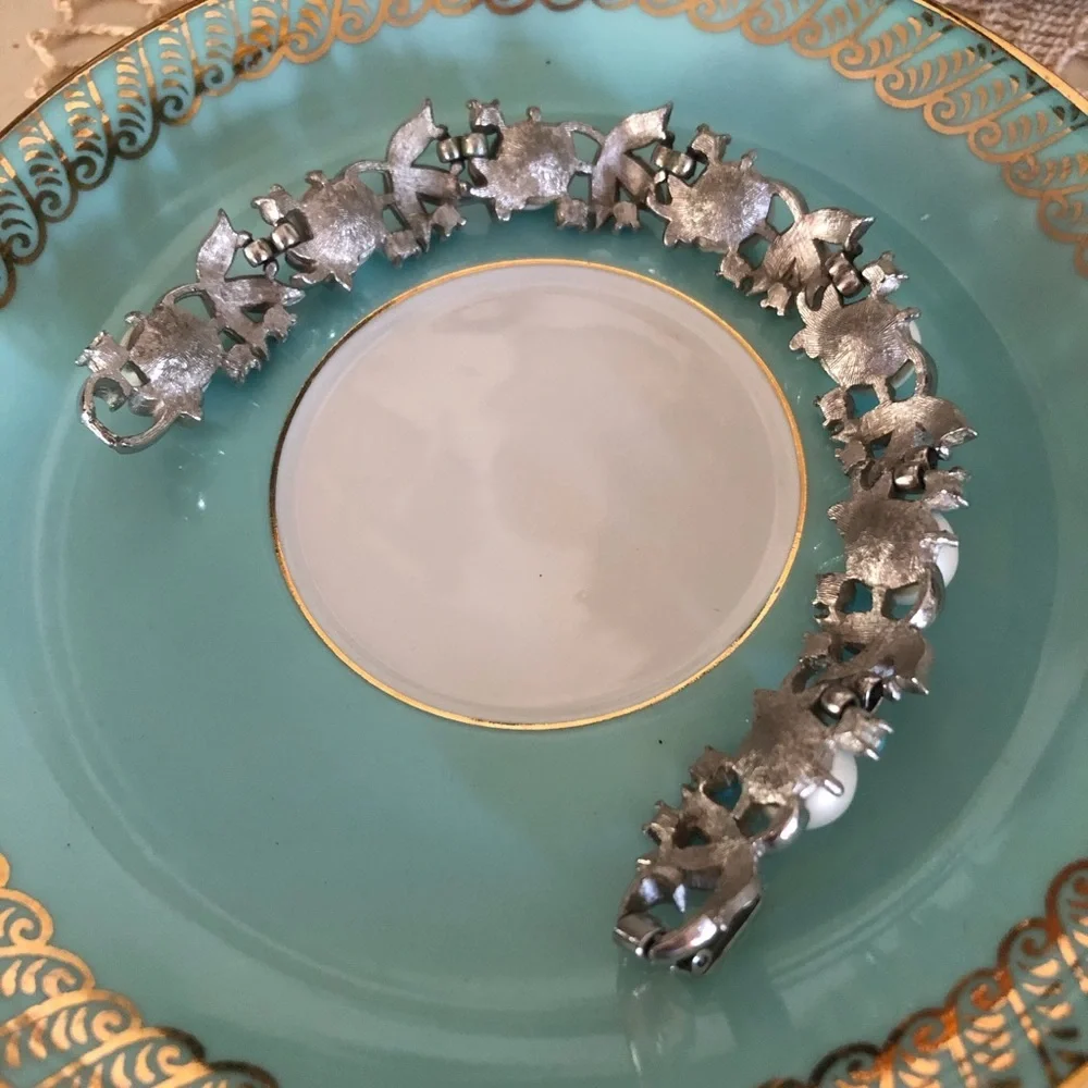 Vintage SARAH COV Pearl Leaf Turquoise Bracelet